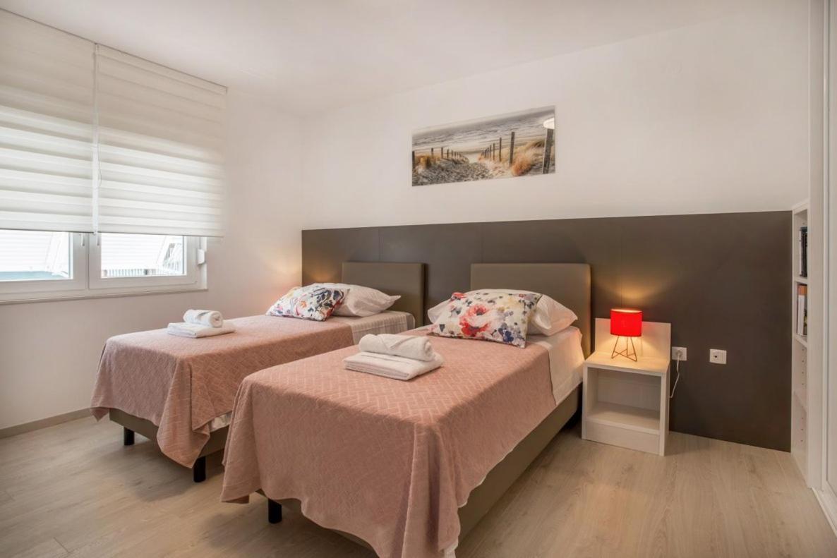 Ac Apartment With 2 Bedrooms And 2 Bathrooms-Free Private Parking Спліт Екстер'єр фото