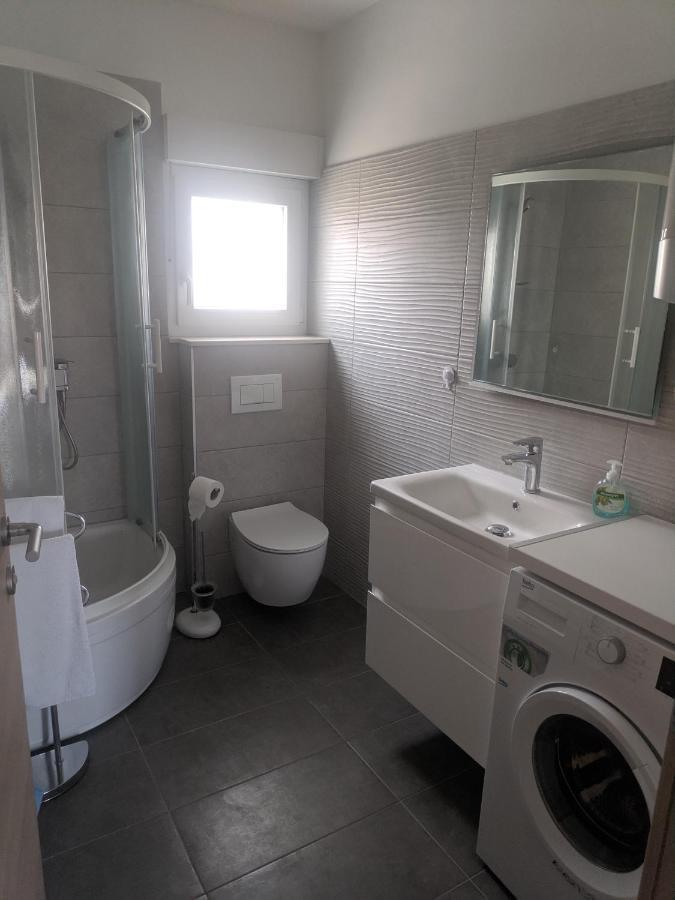 Ac Apartment With 2 Bedrooms And 2 Bathrooms-Free Private Parking Спліт Екстер'єр фото