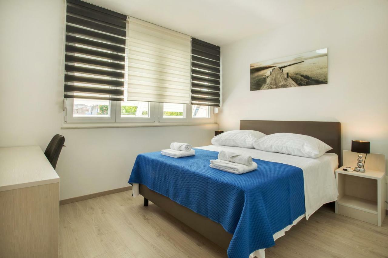 Ac Apartment With 2 Bedrooms And 2 Bathrooms-Free Private Parking Спліт Екстер'єр фото