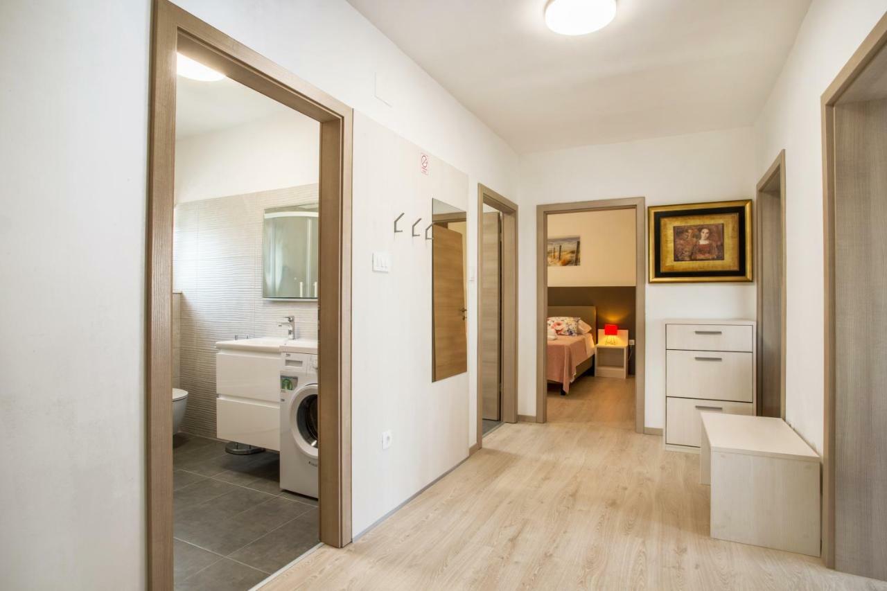 Ac Apartment With 2 Bedrooms And 2 Bathrooms-Free Private Parking Спліт Екстер'єр фото